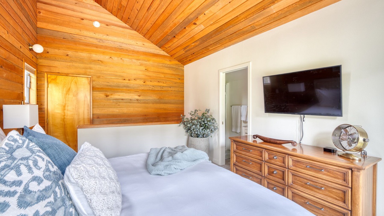 Photo of Bedroom in Black Butte Ranch