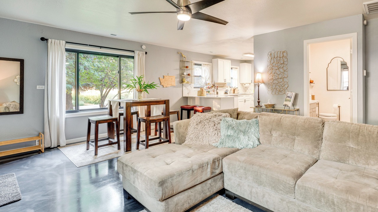 Photo of Livingroom in Prosser