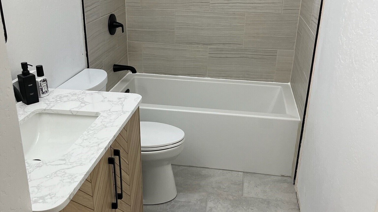 Photo of Bathroom in Bijou Park
