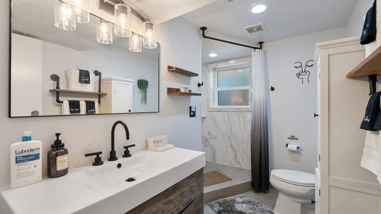 Photo of Bathroom in Bountiful