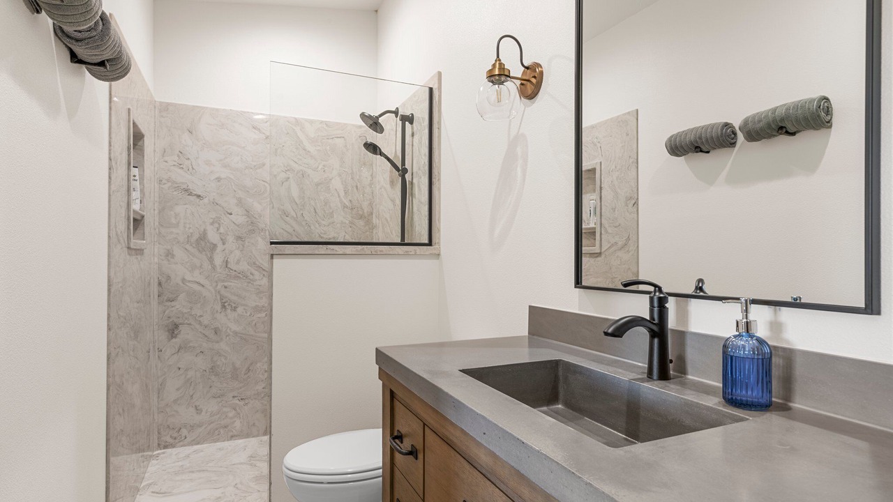 Photo of Bathroom in Benton County