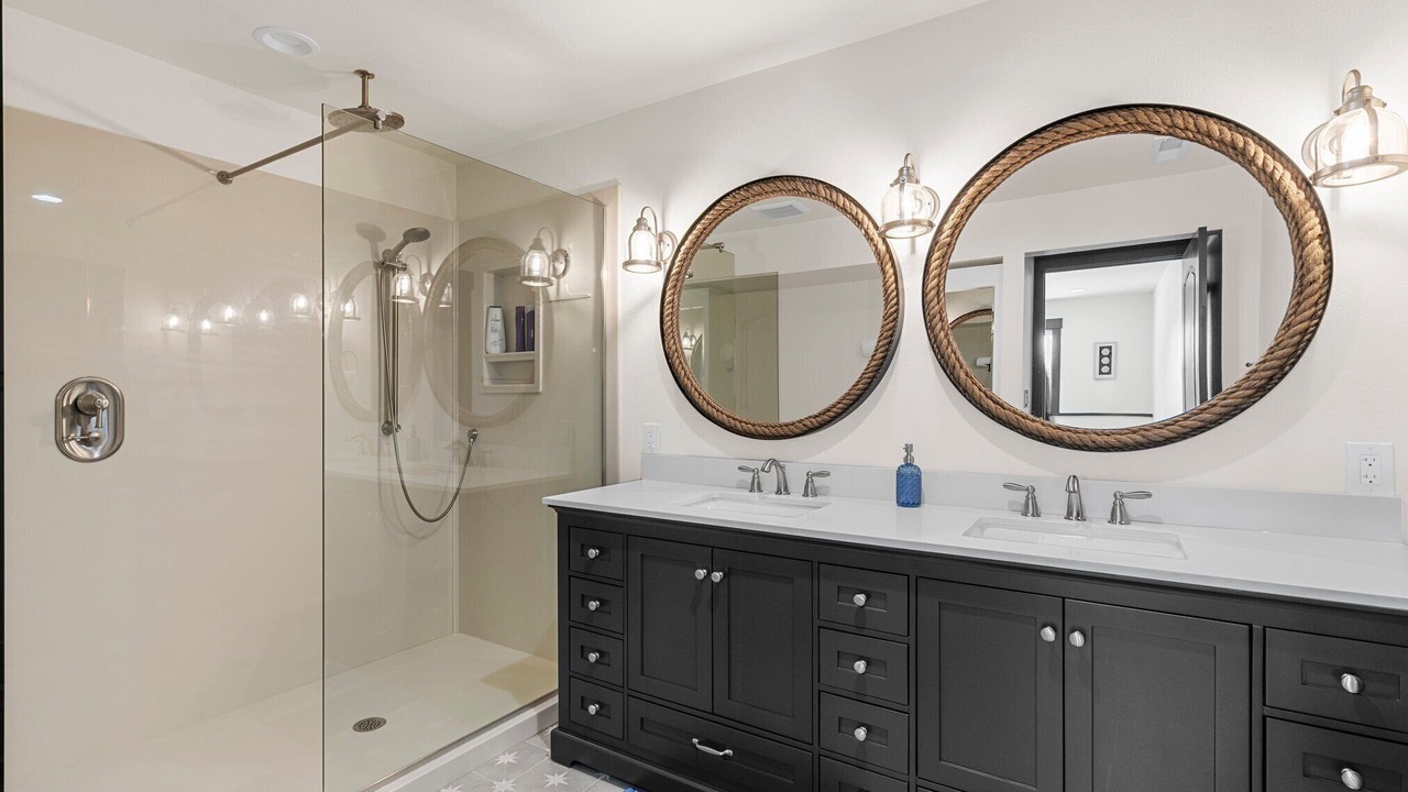 Photo of Bathroom in Benton County