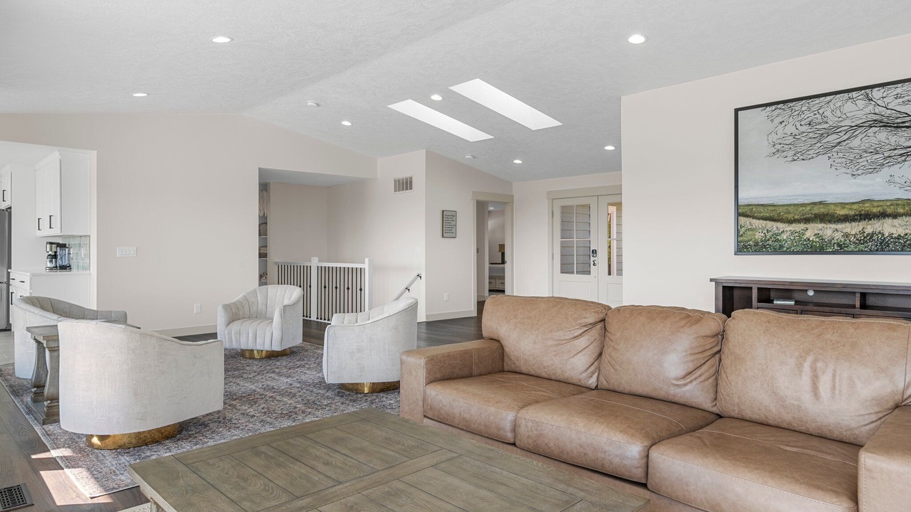 Photo of Livingroom in Benton County