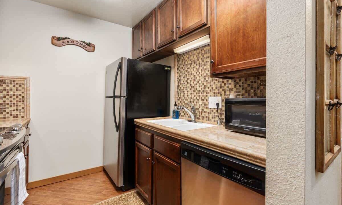 Photo of Kitchen in Shaver Lake