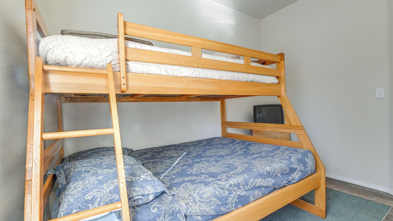 Photo of Bedroom in Chiloquin