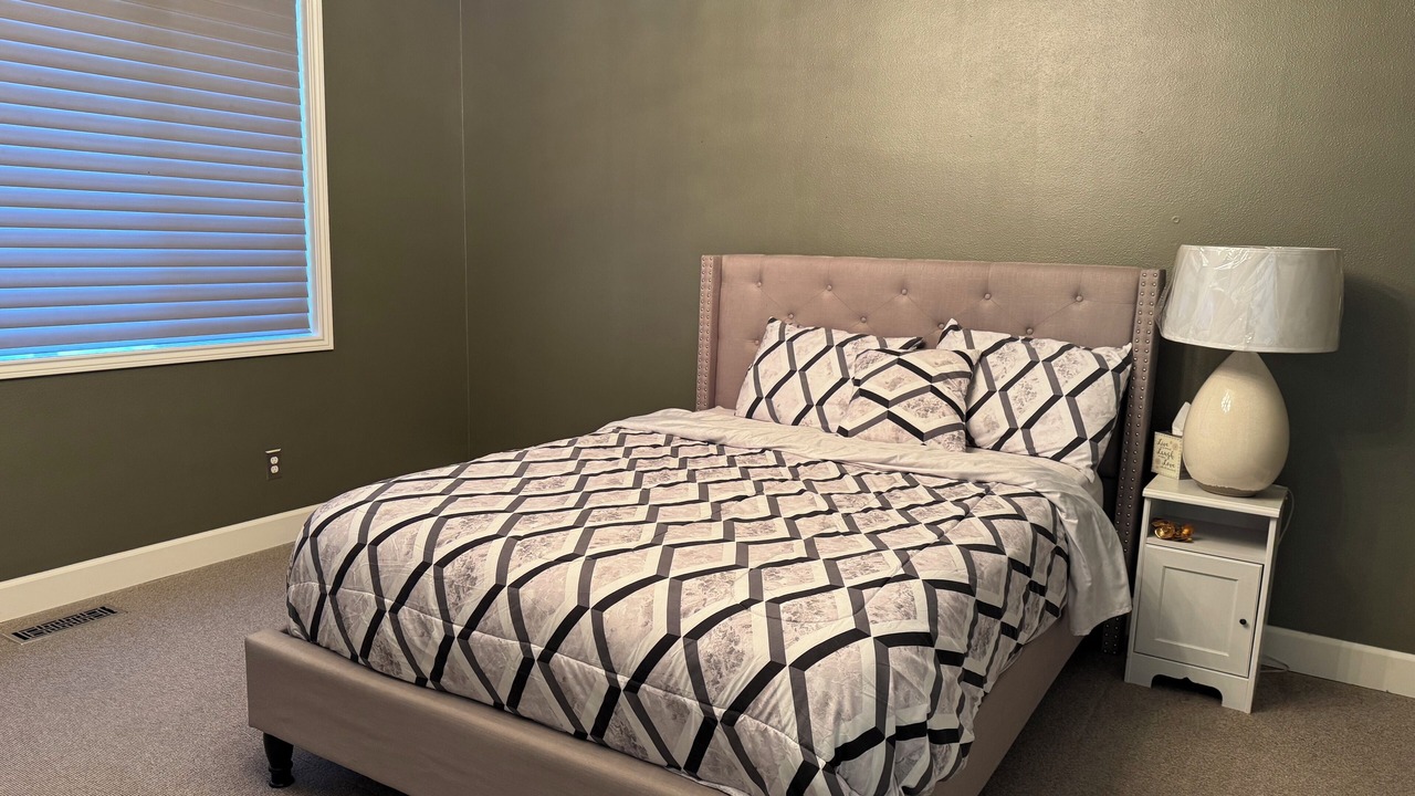 Photo of Bedroom in Sherwood - Tualatin South