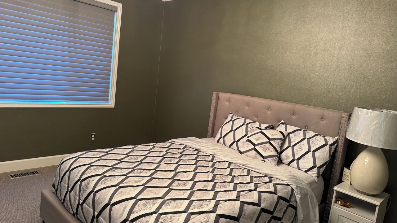 Photo of Bedroom in Sherwood - Tualatin South