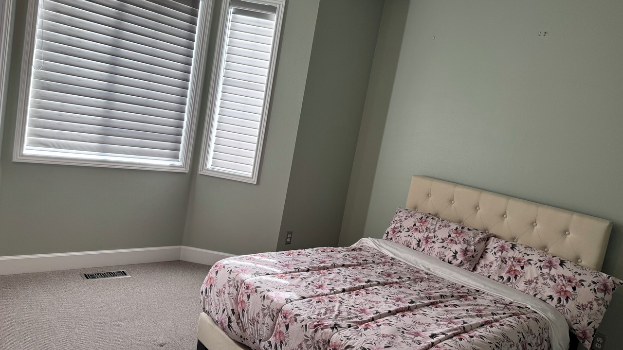 Photo of Bedroom in Sherwood - Tualatin South