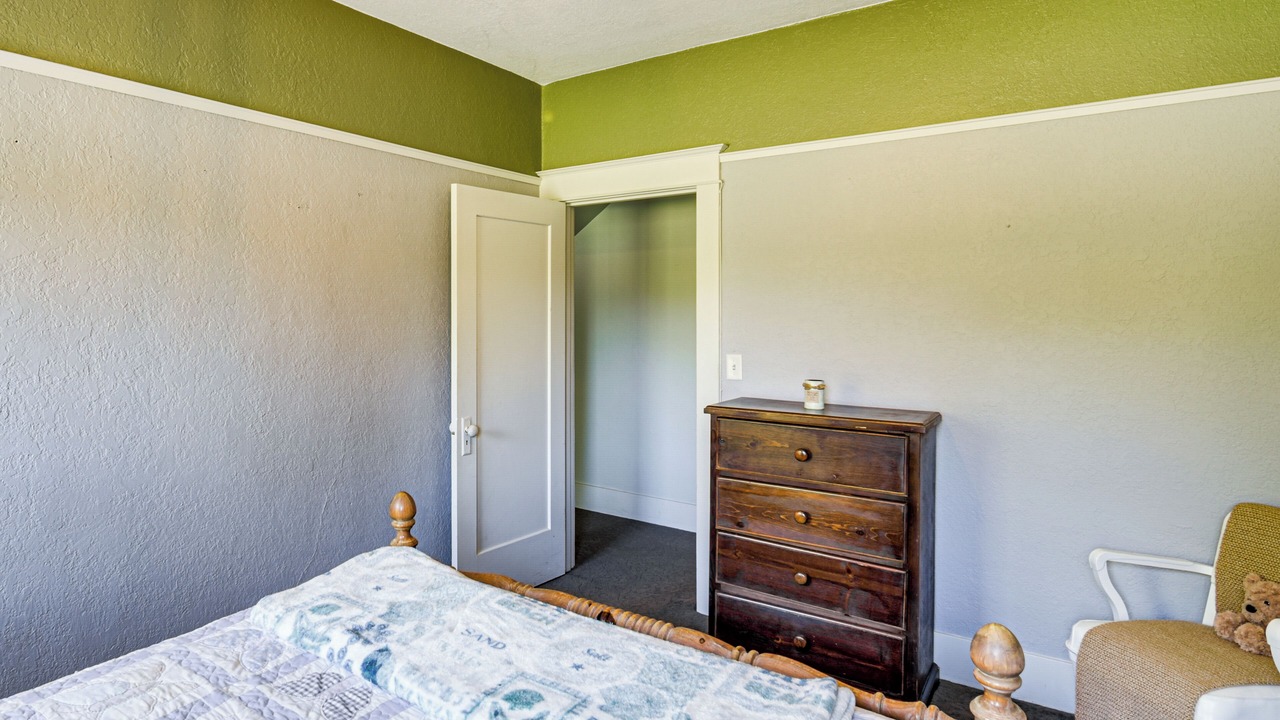 Photo of Bedroom in Glenn County