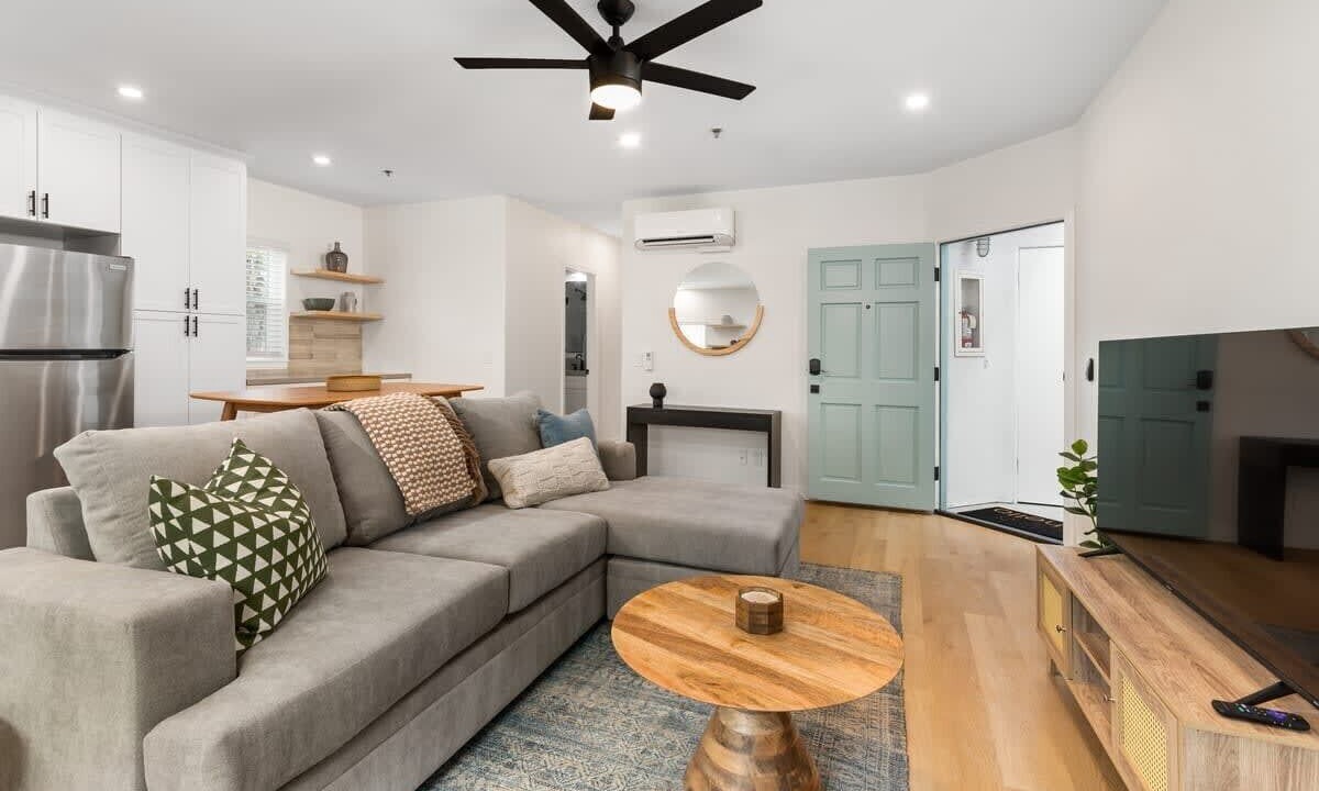 Photo of Livingroom in Olde Solana Beach