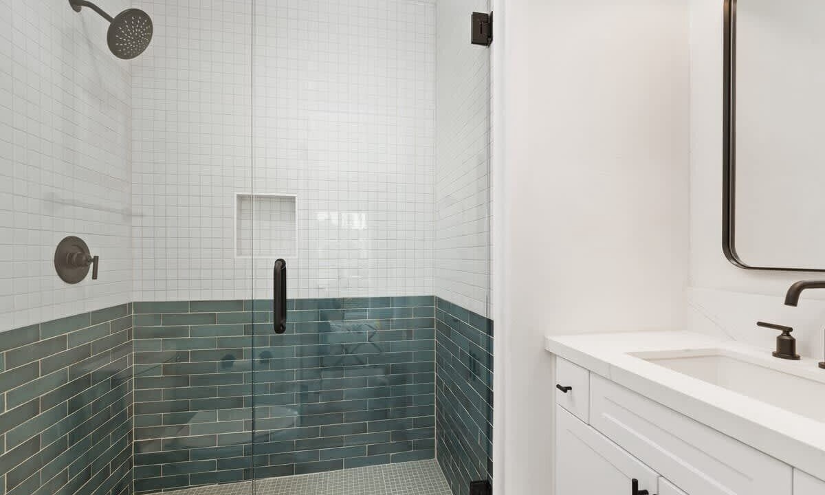Photo of Bathroom in Olde Solana Beach