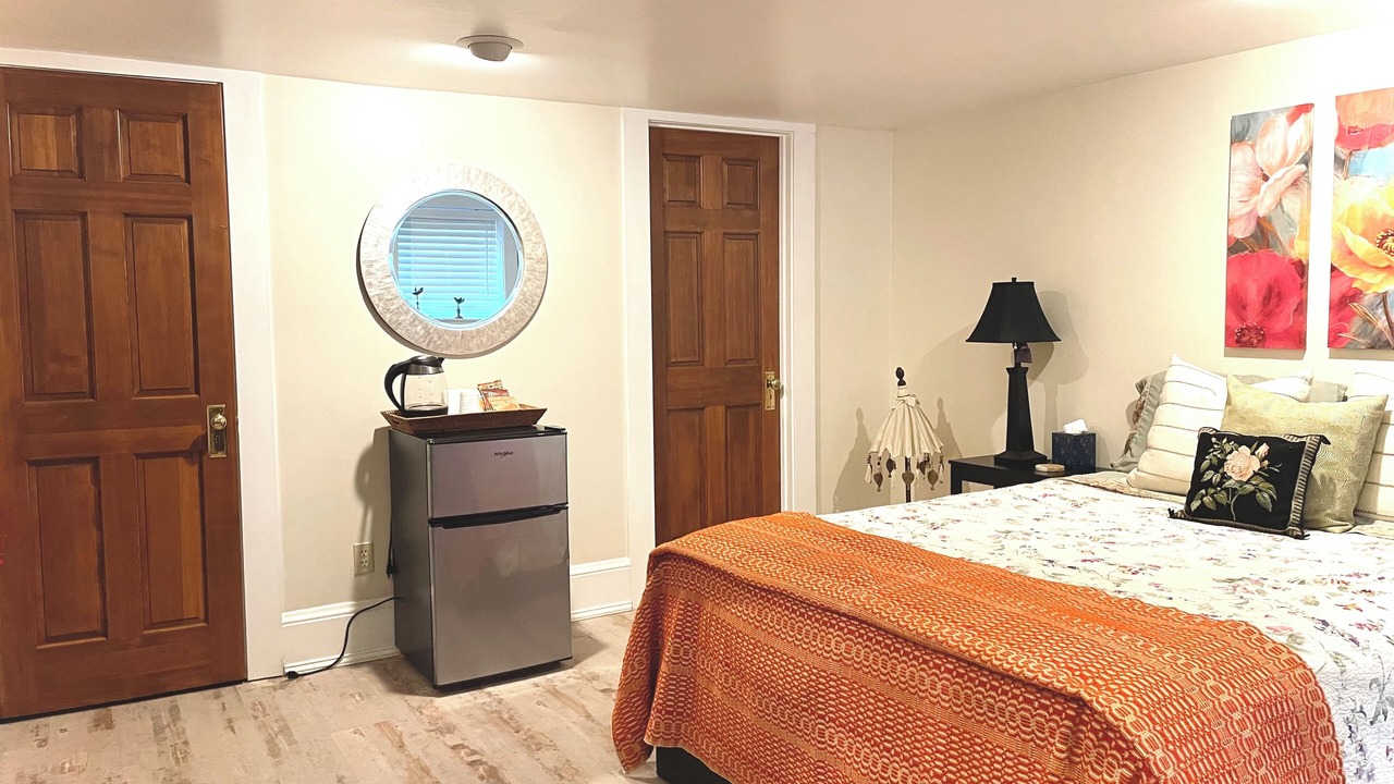 Photo of Bedroom in Hollywood District