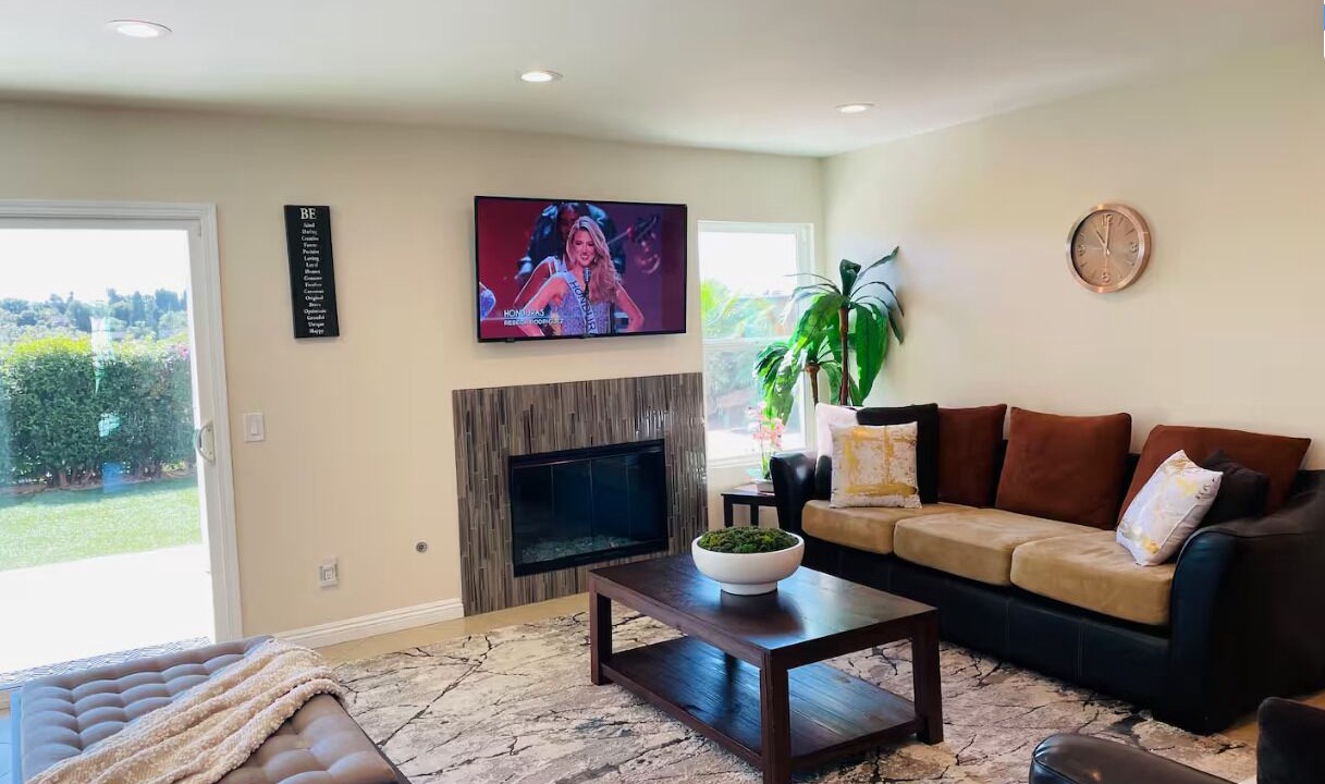 Photo of Livingroom in Midway
