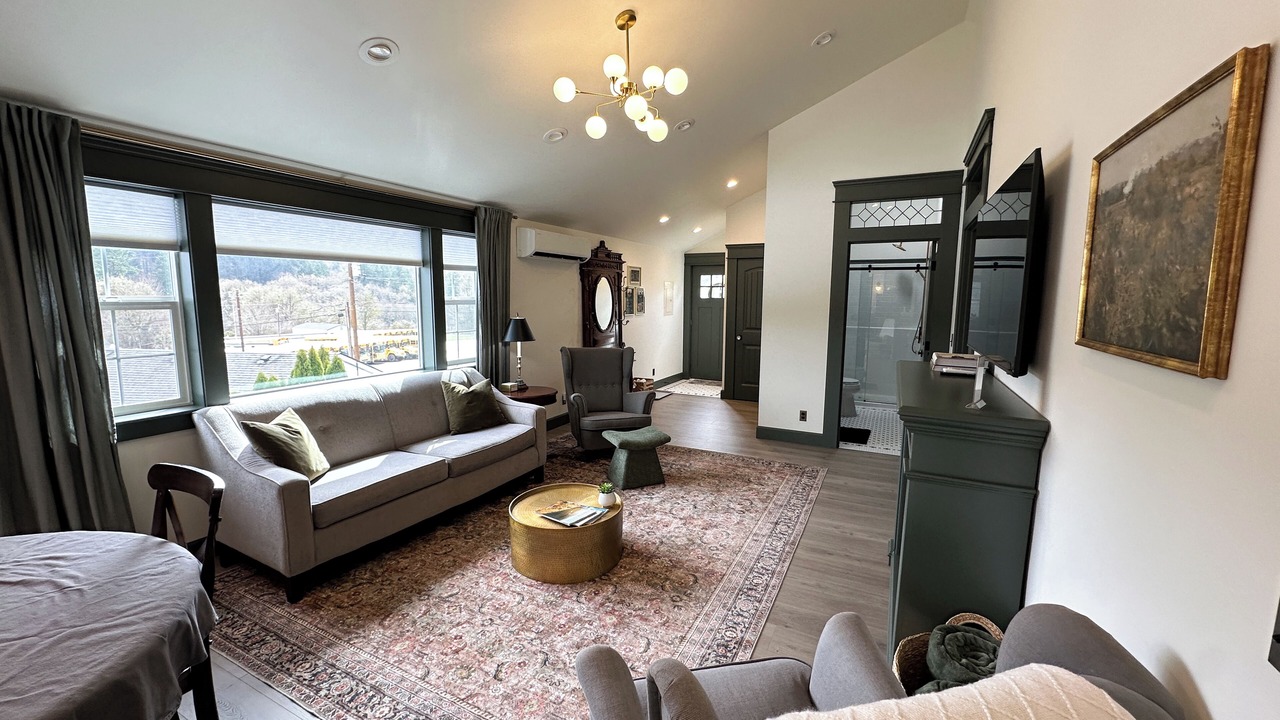 Photo of Livingroom in Clatskanie