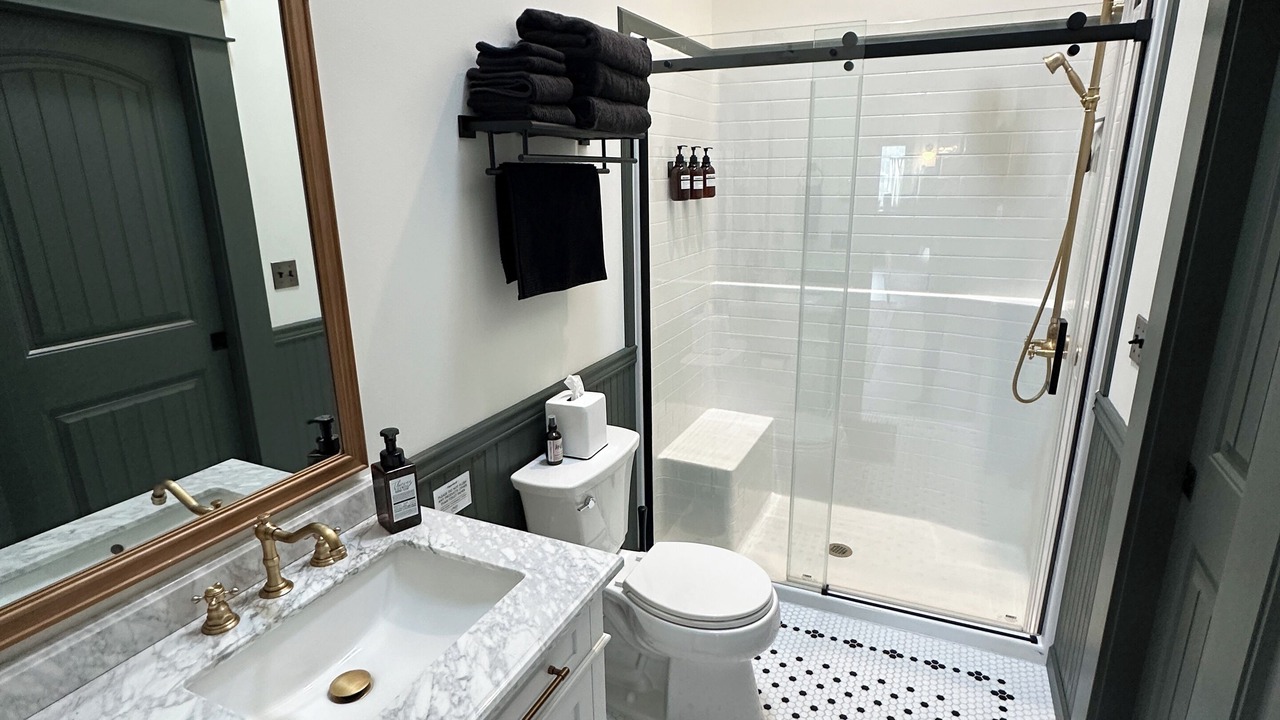 Photo of Bathroom in Clatskanie