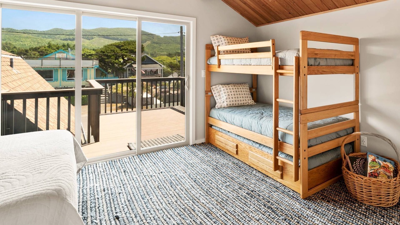 Photo of Bedroom in Rockaway Beach