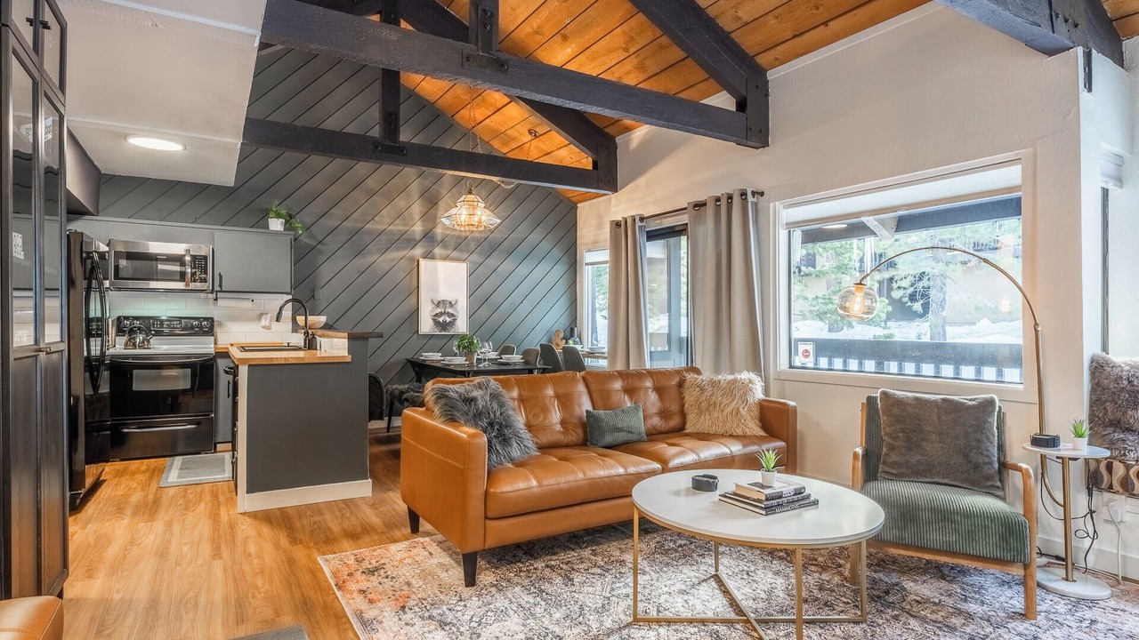 Photo of Livingroom in Majestic Pines