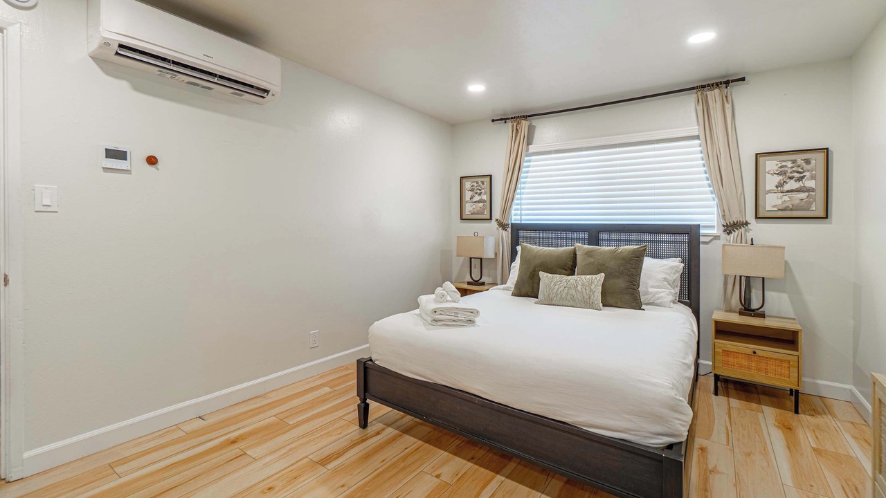 Photo of Bedroom in West University
