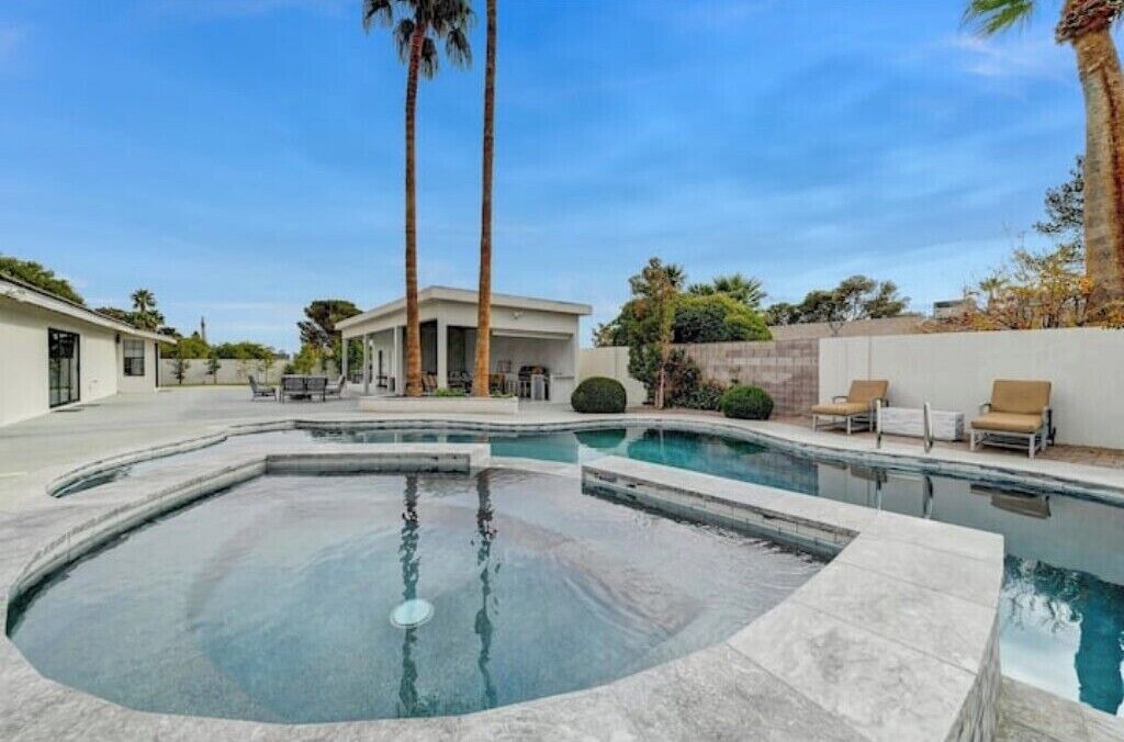 Photo of Outdoor in Spring Valley