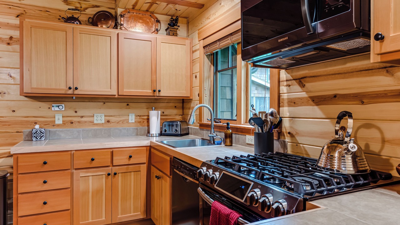 Photo of Kitchen in McKenzie Bridge