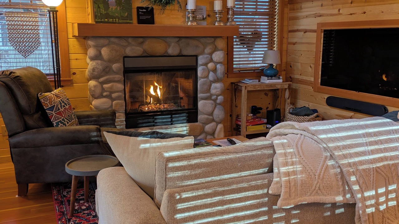 Photo of Livingroom in McKenzie Bridge