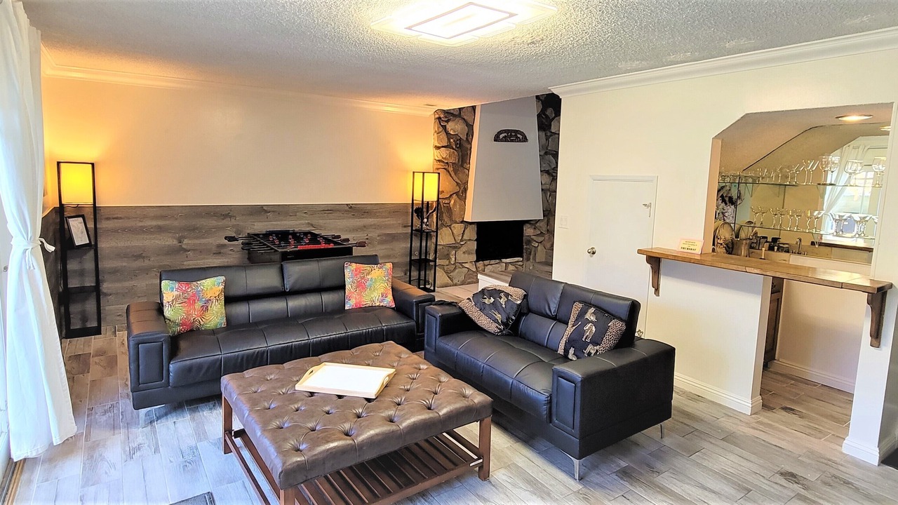 Photo of Livingroom in Hermosa Village