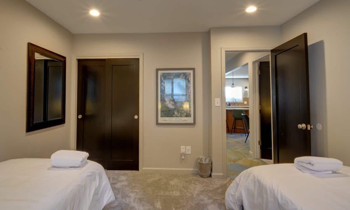 Photo of Bedroom in Tahoe Island