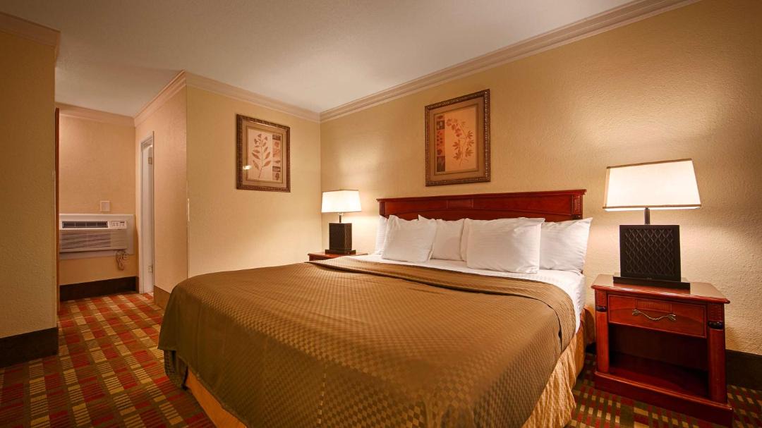 Photo of Bedroom in Roseburg