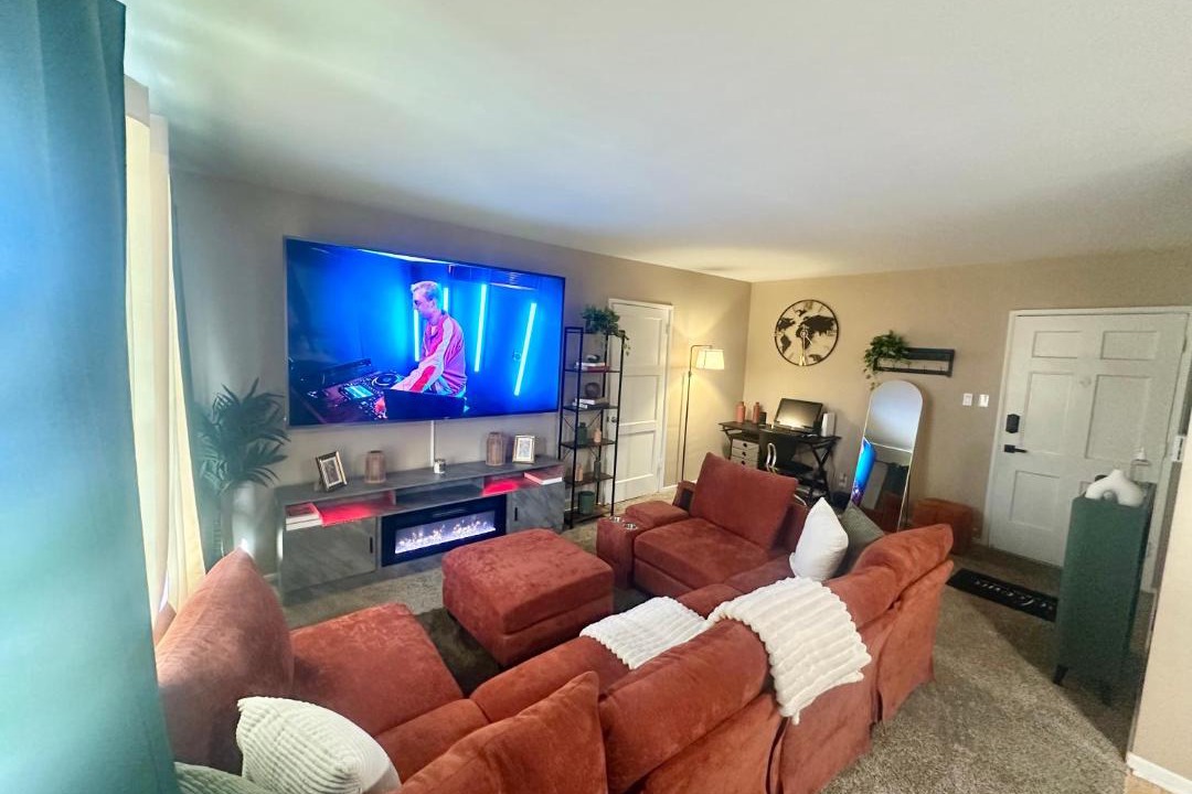 Photo of Livingroom in Crenshaw