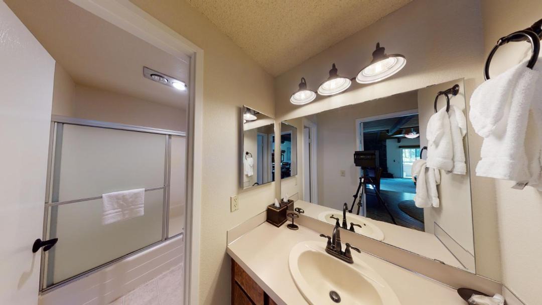 Photo of Bathroom in Tennis Village