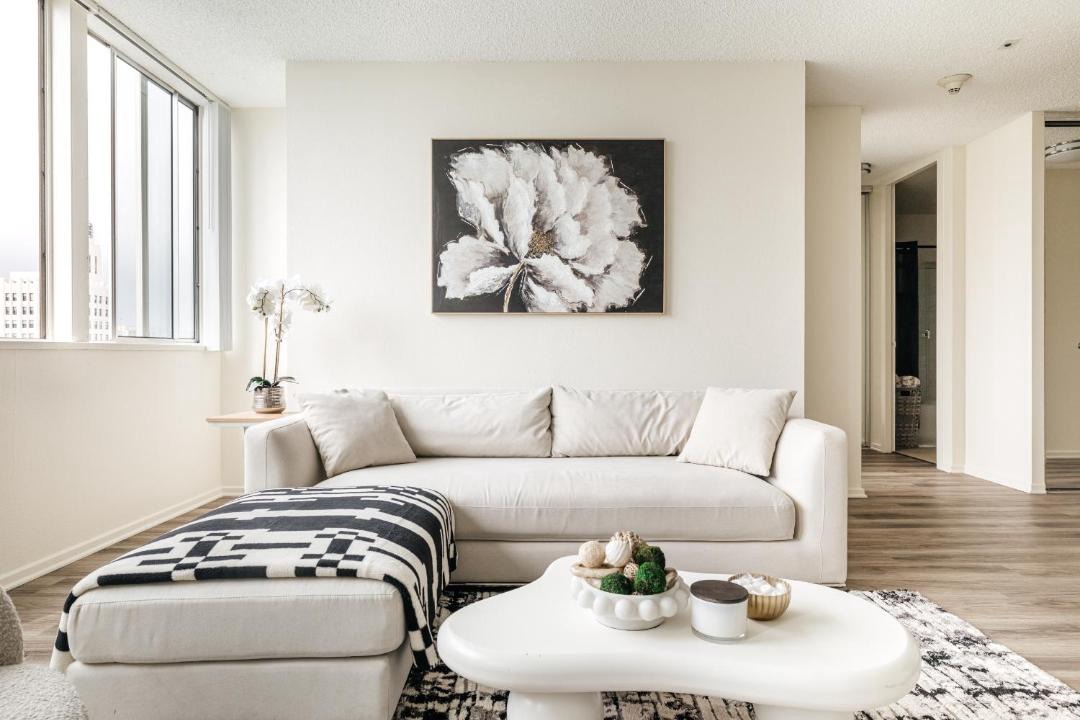 Photo of Livingroom in Downtown
