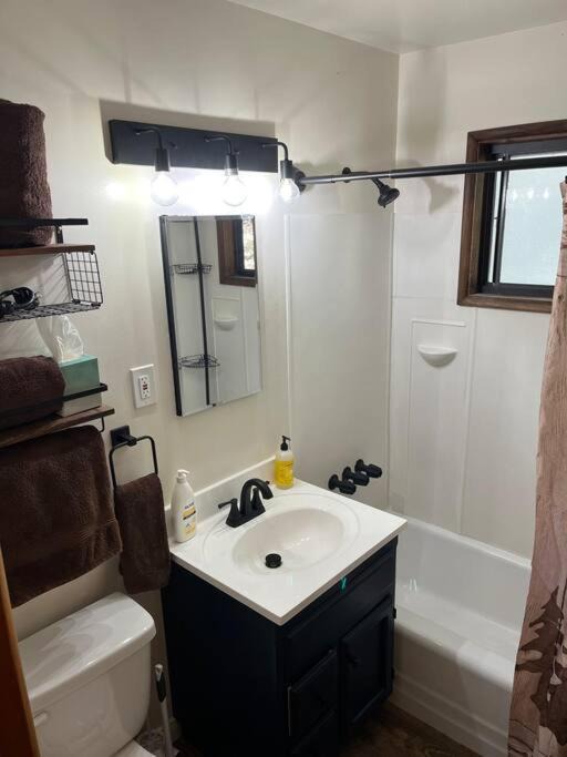 Photo of Bathroom in Upper Moonridge
