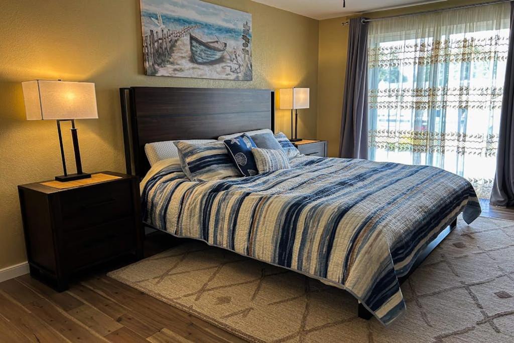 Photo of Bedroom in Oak Harbor