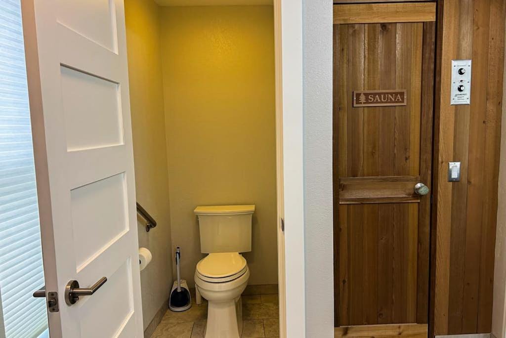 Photo of Bathroom in Oak Harbor