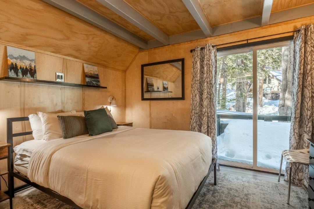 Photo of Bedroom in Mammoth Lakes