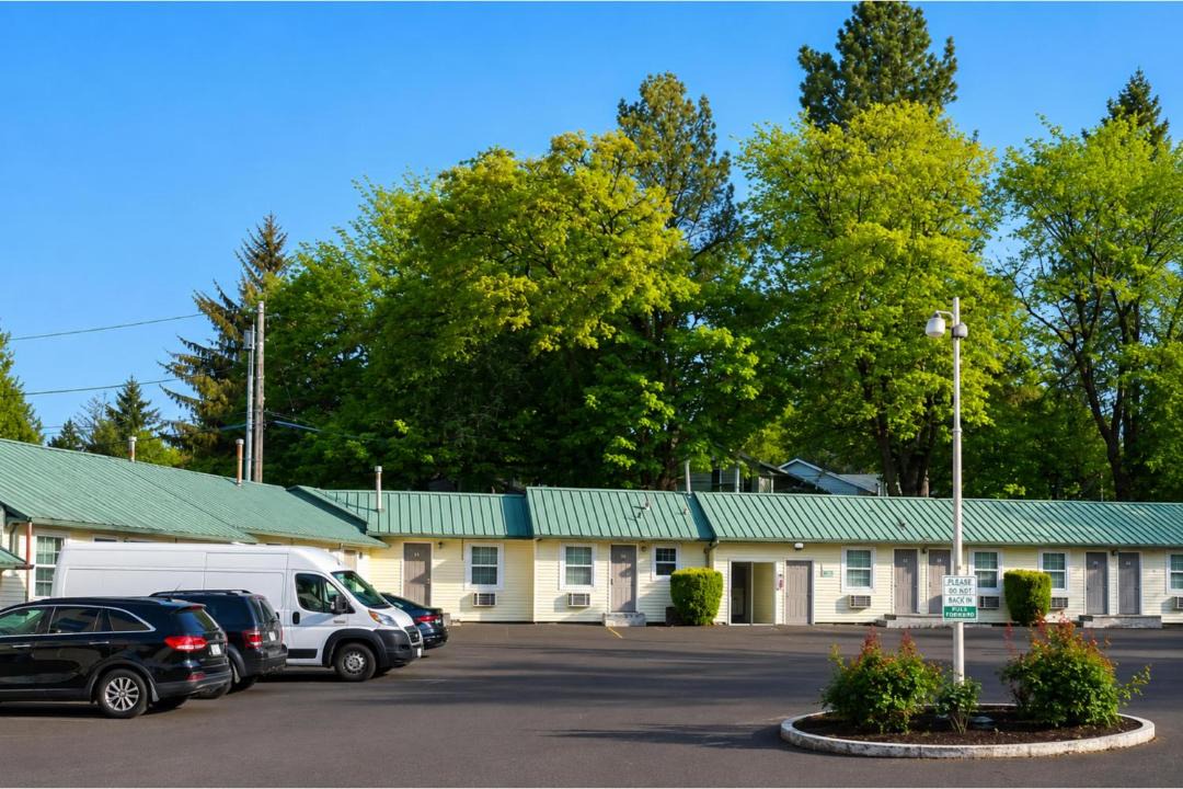 Photo of Others in Multnomah Village