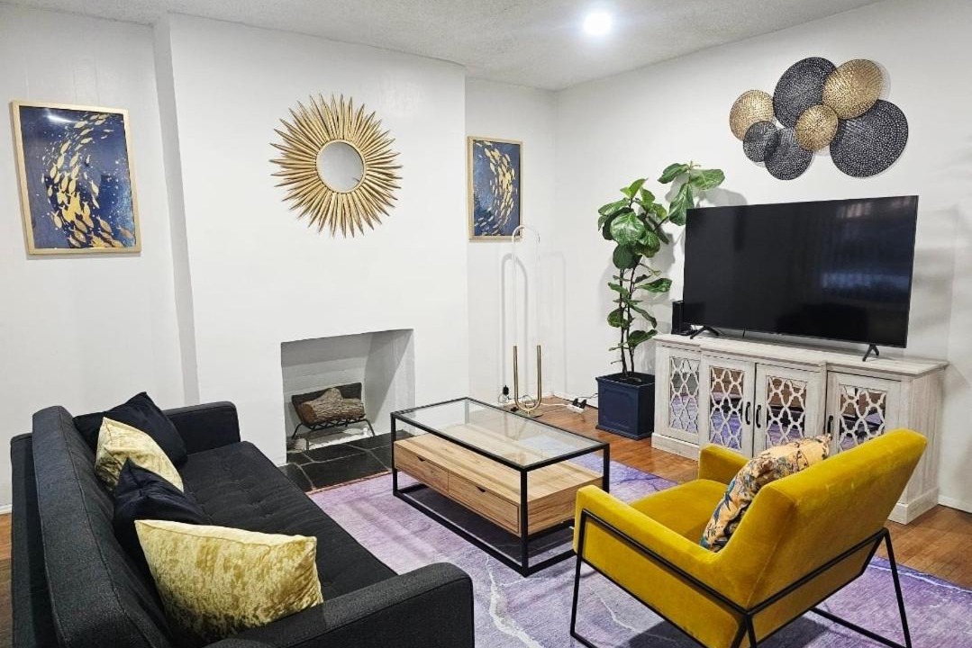 Photo of Livingroom in Los Angeles