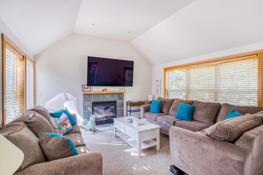 Photo of Livingroom in Shorepine Village