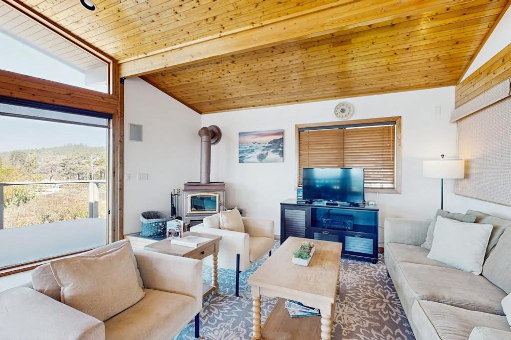 Photo of Others in Gualala