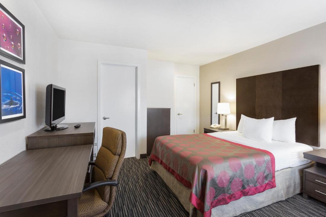 Photo of Bedroom in North Fremont Street