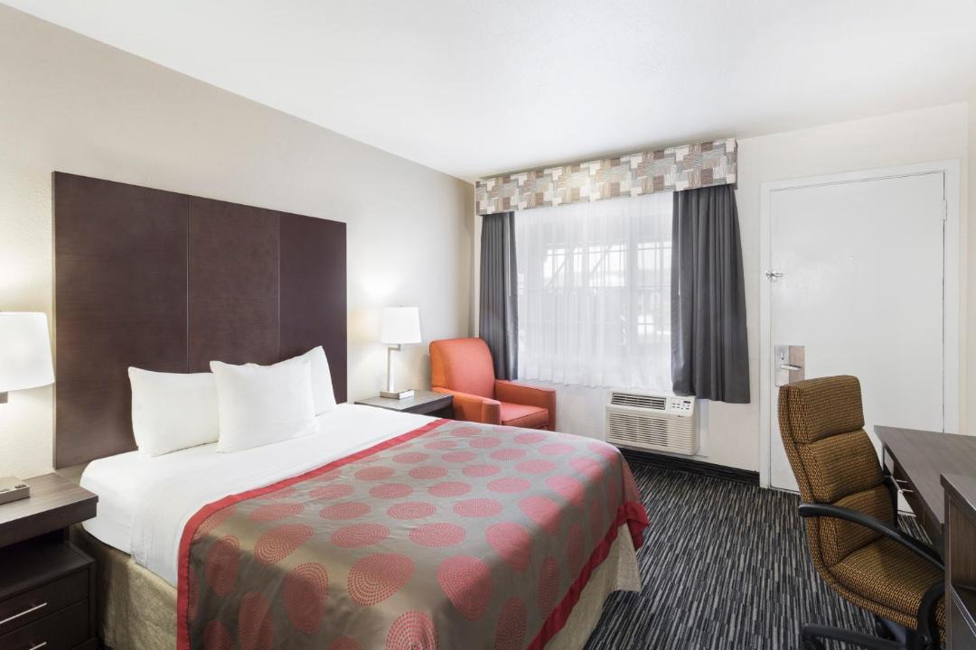 Photo of Bedroom in North Fremont Street