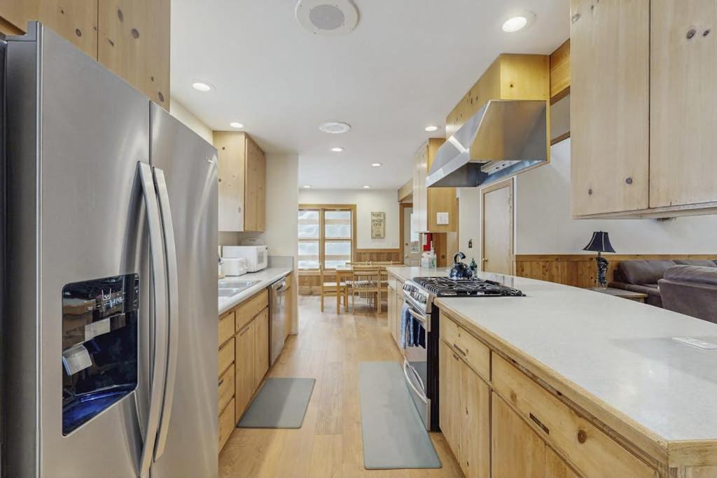 Photo of Kitchen in Serene Lakes