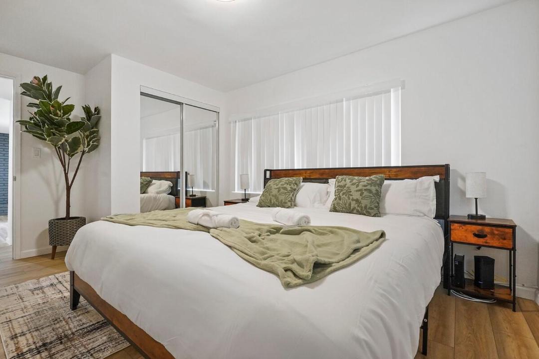 Photo of Bedroom in Alamitos Beach