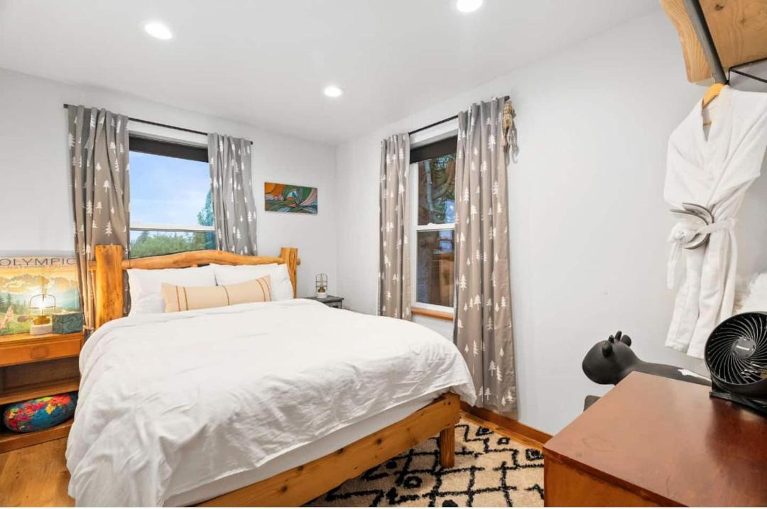 Photo of Bedroom in Port Angeles