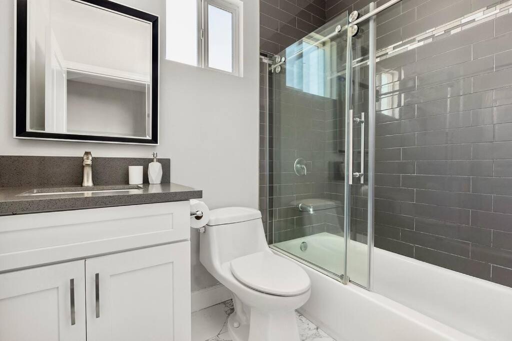 Photo of Bathroom in Crenshaw