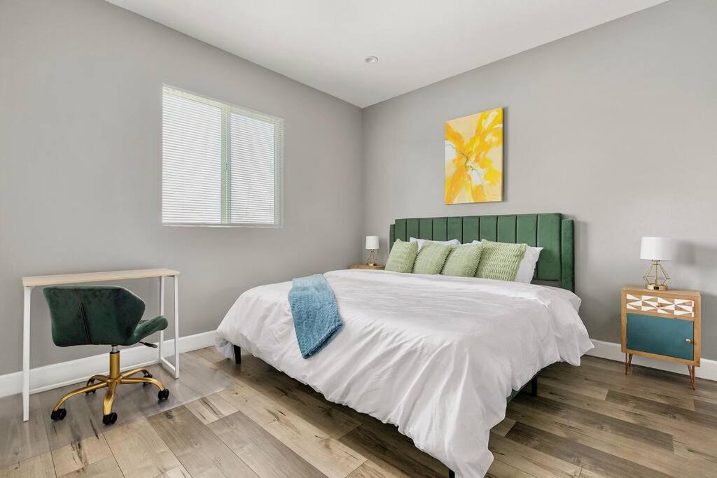 Photo of Bedroom in Crenshaw