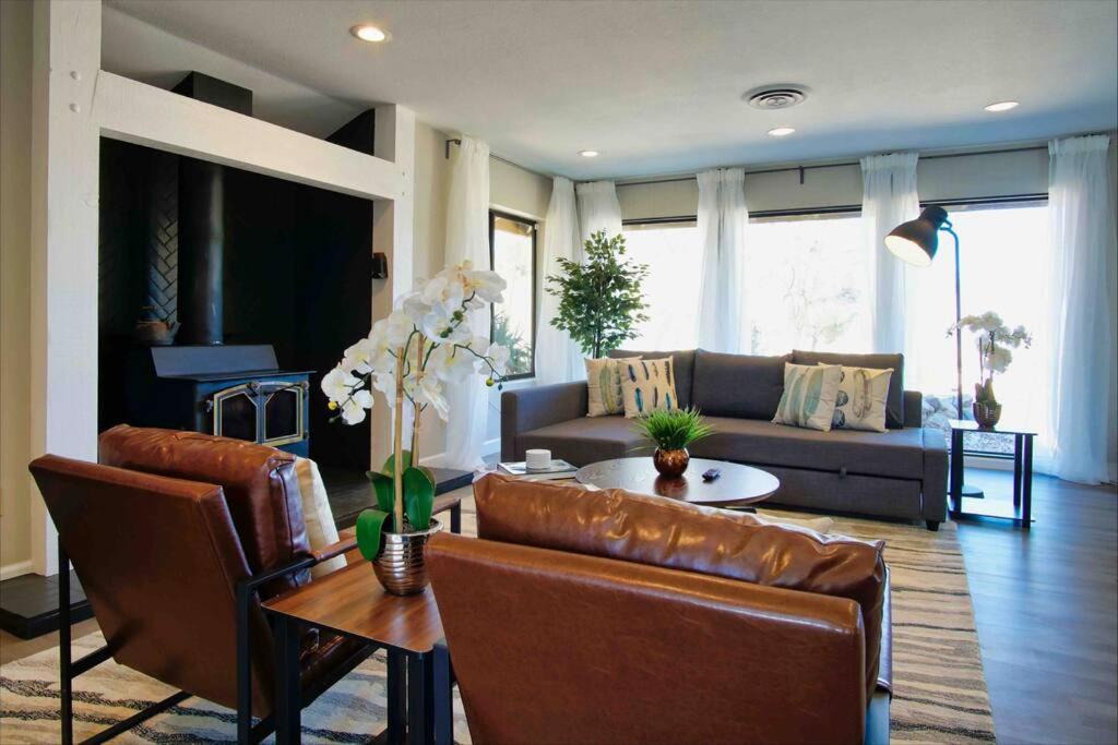 Photo of Livingroom in Lake Isabella