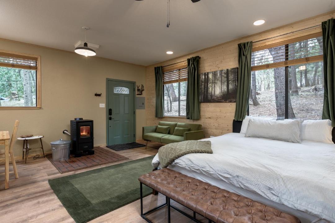 Photo of Bedroom in Forest Ranch