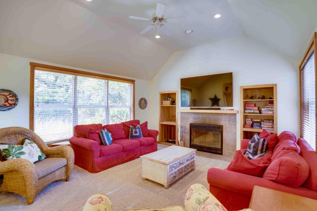 Photo of Livingroom in Shorepine Village