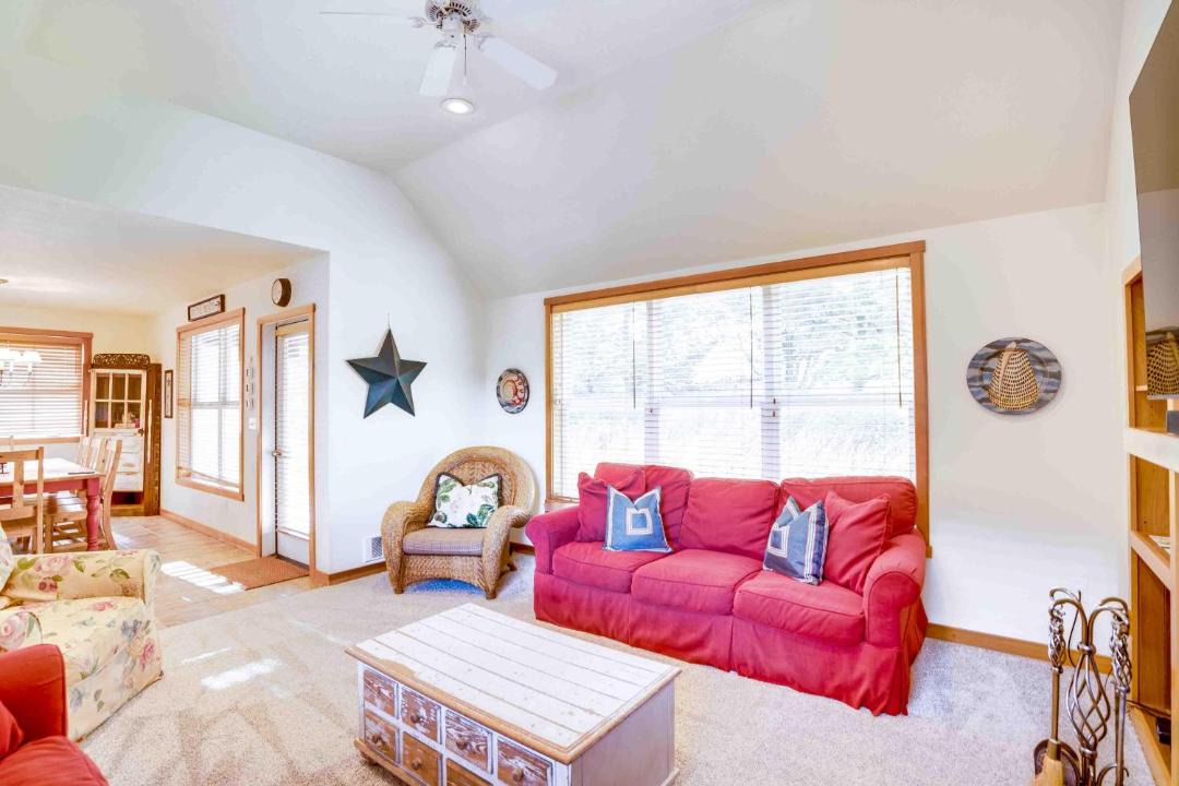 Photo of Livingroom in Shorepine Village